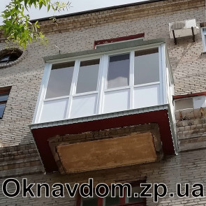 Французский балкон с расширением плиты